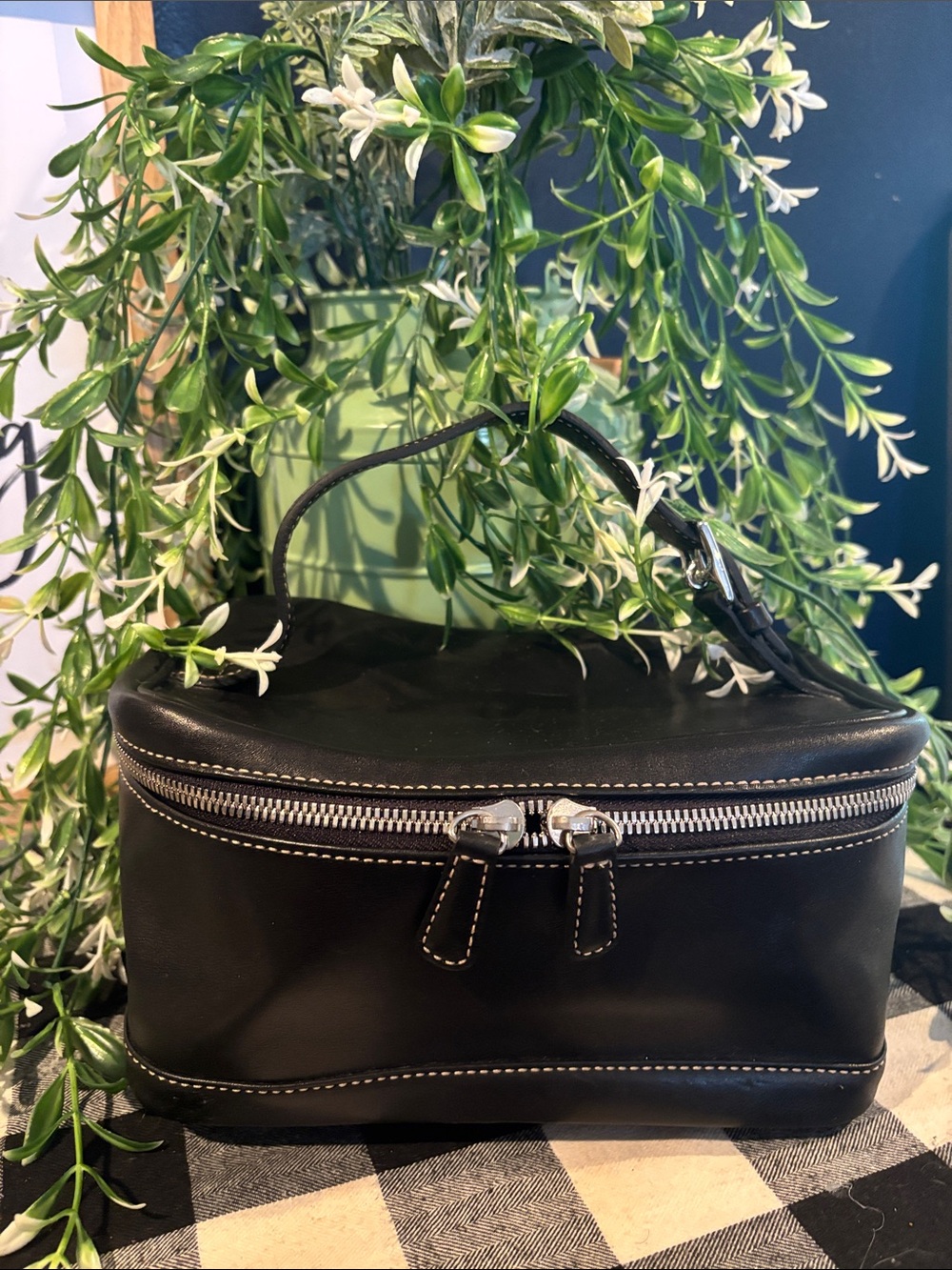 Vintage Coach Vanity Make Up Black Leather Bag Cosmetic Case